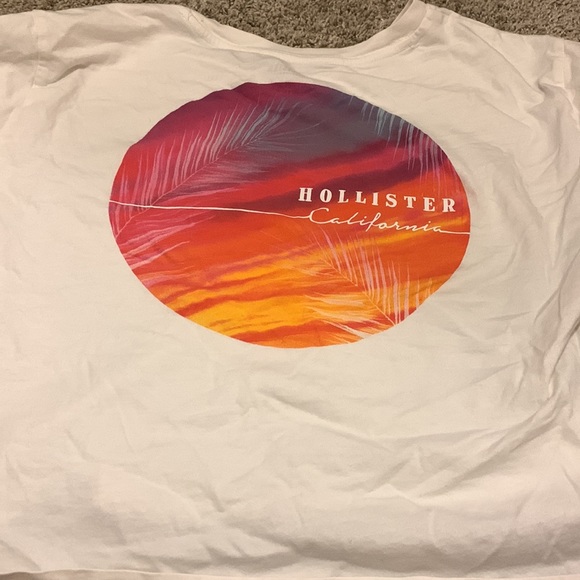 Hollister Graphic Tee - Picture 2 of 3